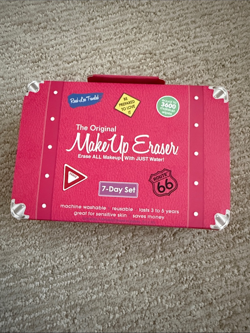 MakeUp Eraser 7-Day Set in Bright Pink Travel Case